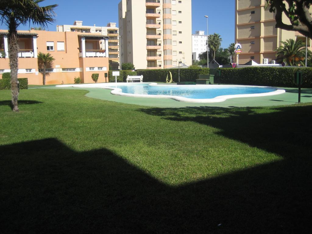 Los Juncos Apartamentos - Solo Familias أوليفا المظهر الخارجي الصورة