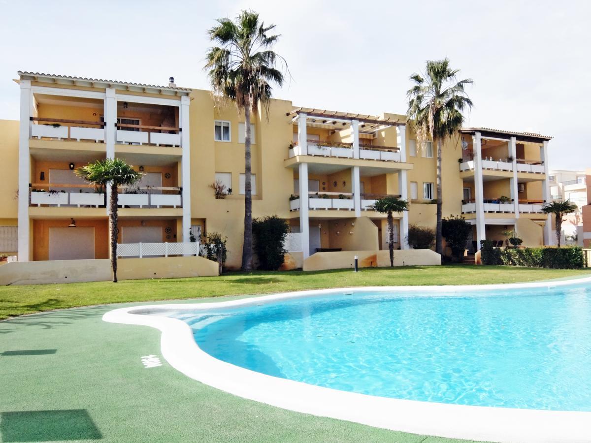 Los Juncos Apartamentos - Solo Familias أوليفا المظهر الخارجي الصورة